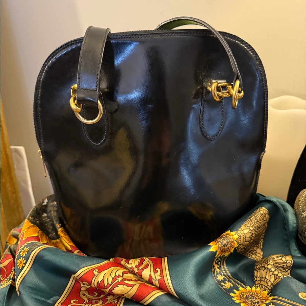 Elegant Brown Leather Shoulder Bag - Picture 3 of 10